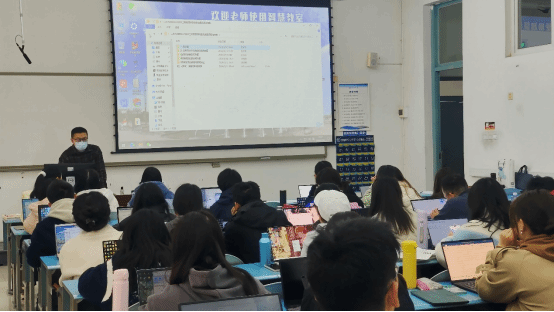 365上市公司官网开展学生党支部党务工作培训会